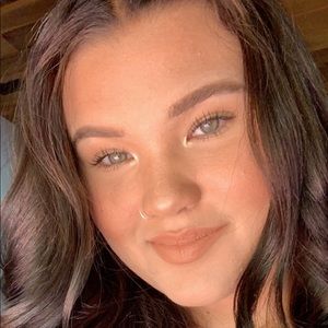 Meet your Posher, Savannah